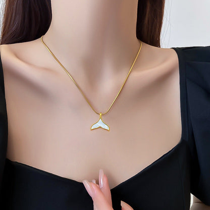 Naia – Collier Pendentif Coquillage Queue de Poisson Doré