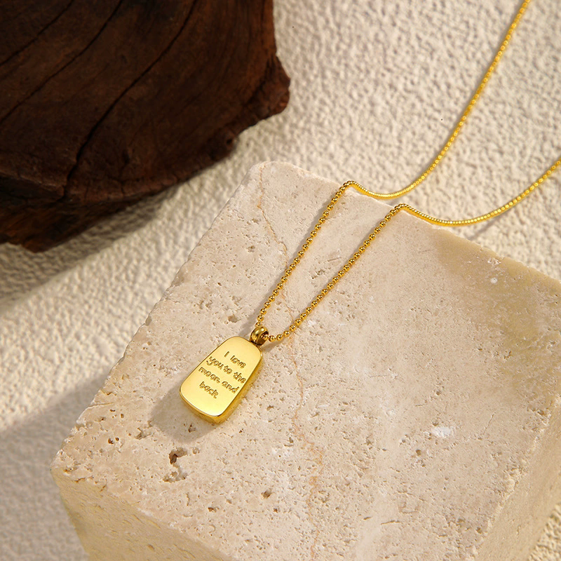 Evanne – Collier Pendentif Acier Élégance Moderne