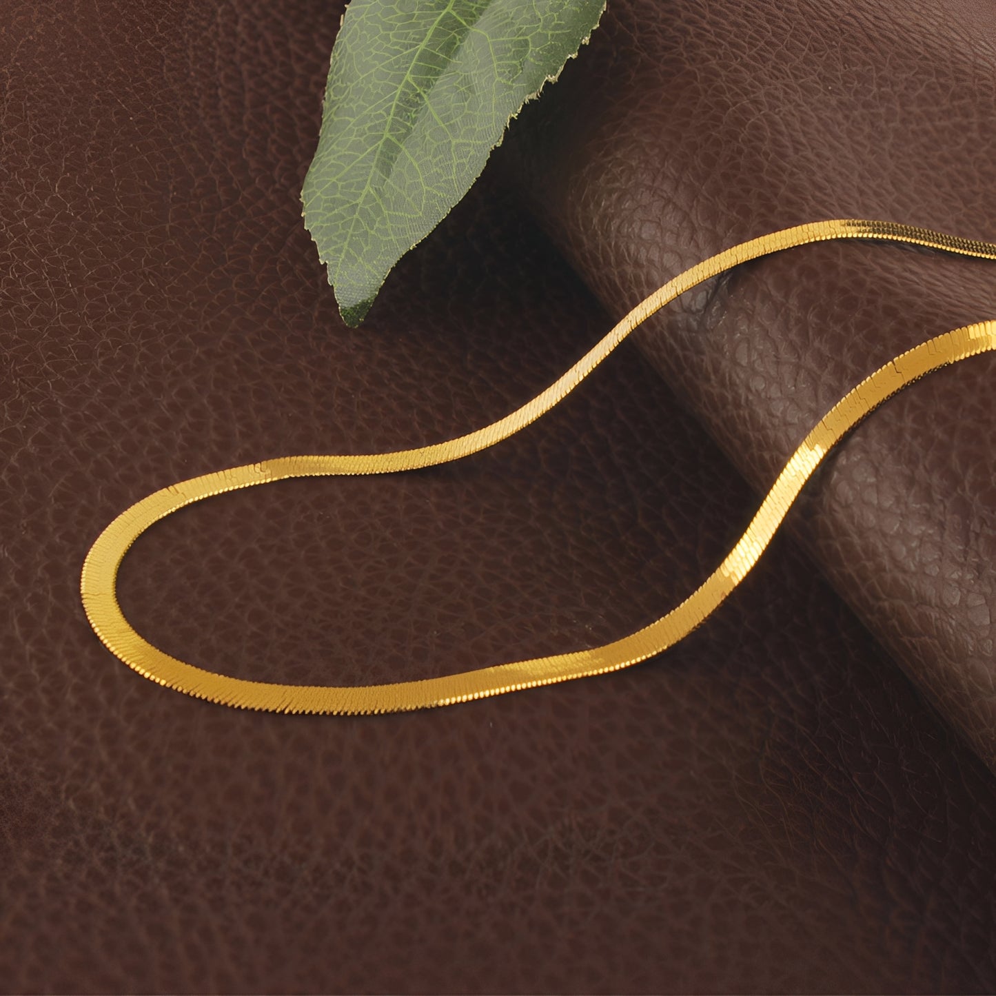 Lucie – Collier en Titane avec Pendentif Lame