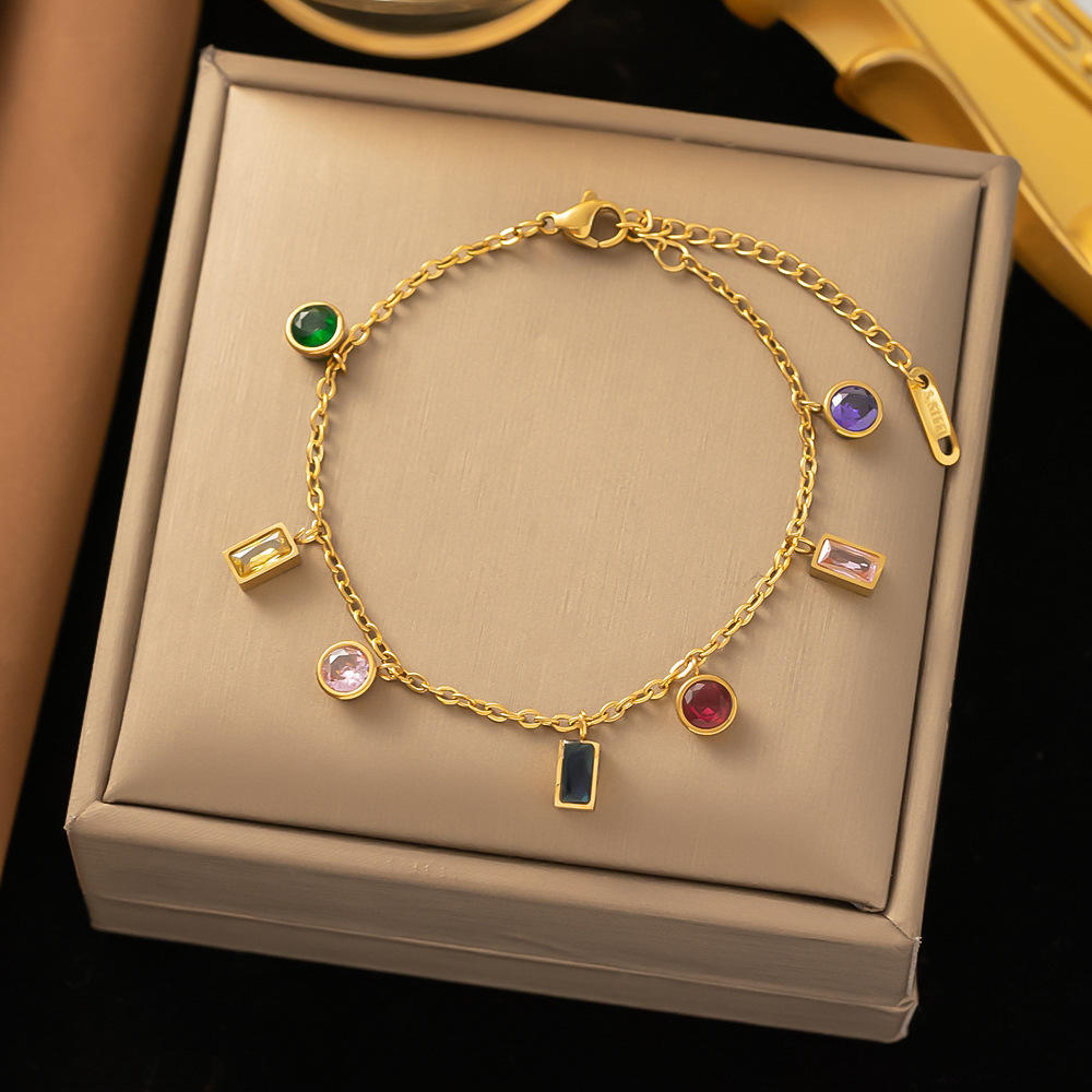 Isalya – Bracelet doré tendance au style universel