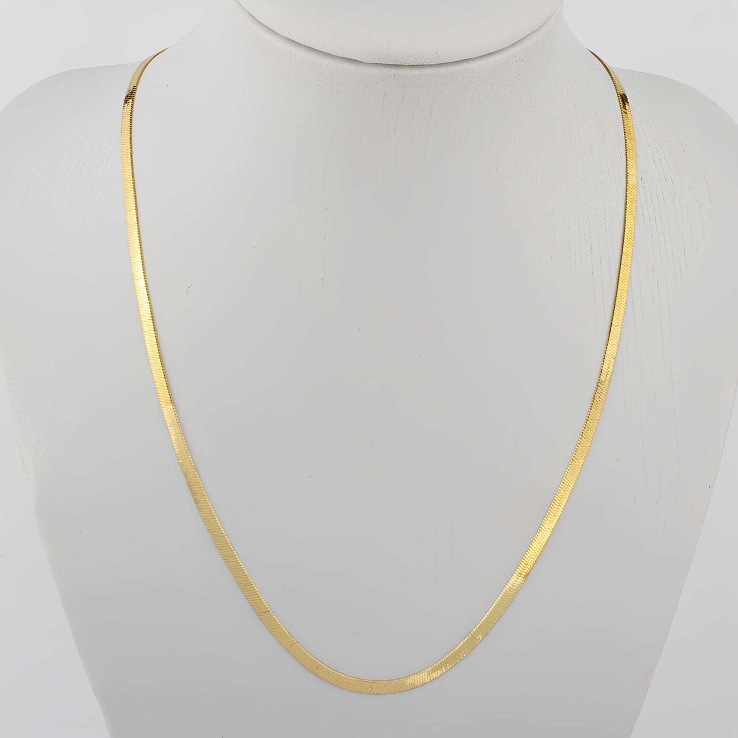 Lucie – Collier en Titane avec Pendentif Lame