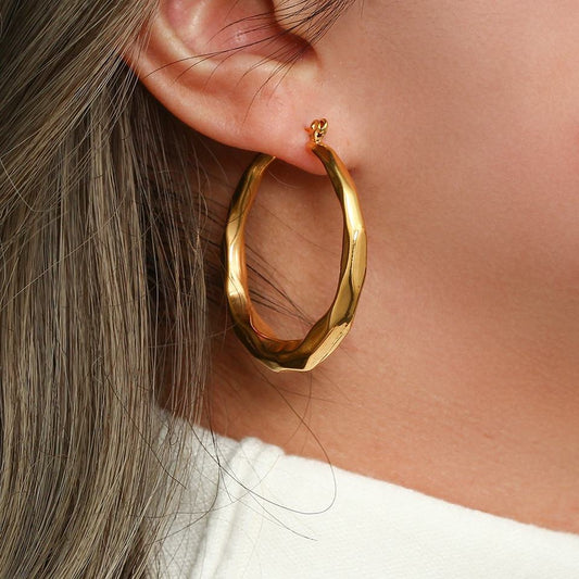 Aire – Boucles d’Oreilles Créoles Minimalistes