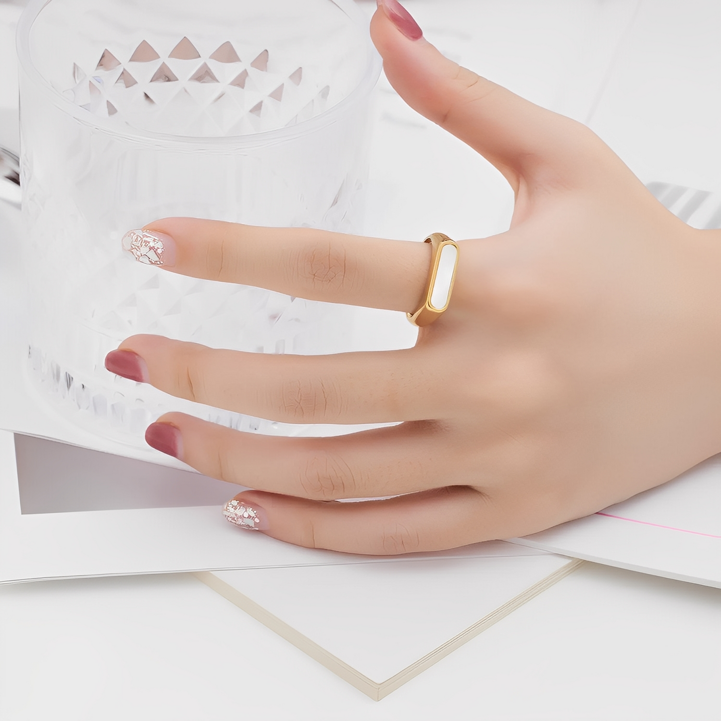 Lany – Bague Géométrique Vintage Nacre Blanche