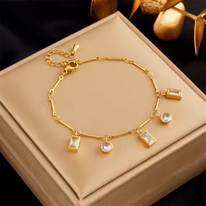 Oriana – Bracelet Chaîne Orné de Cristaux Rond et Carré