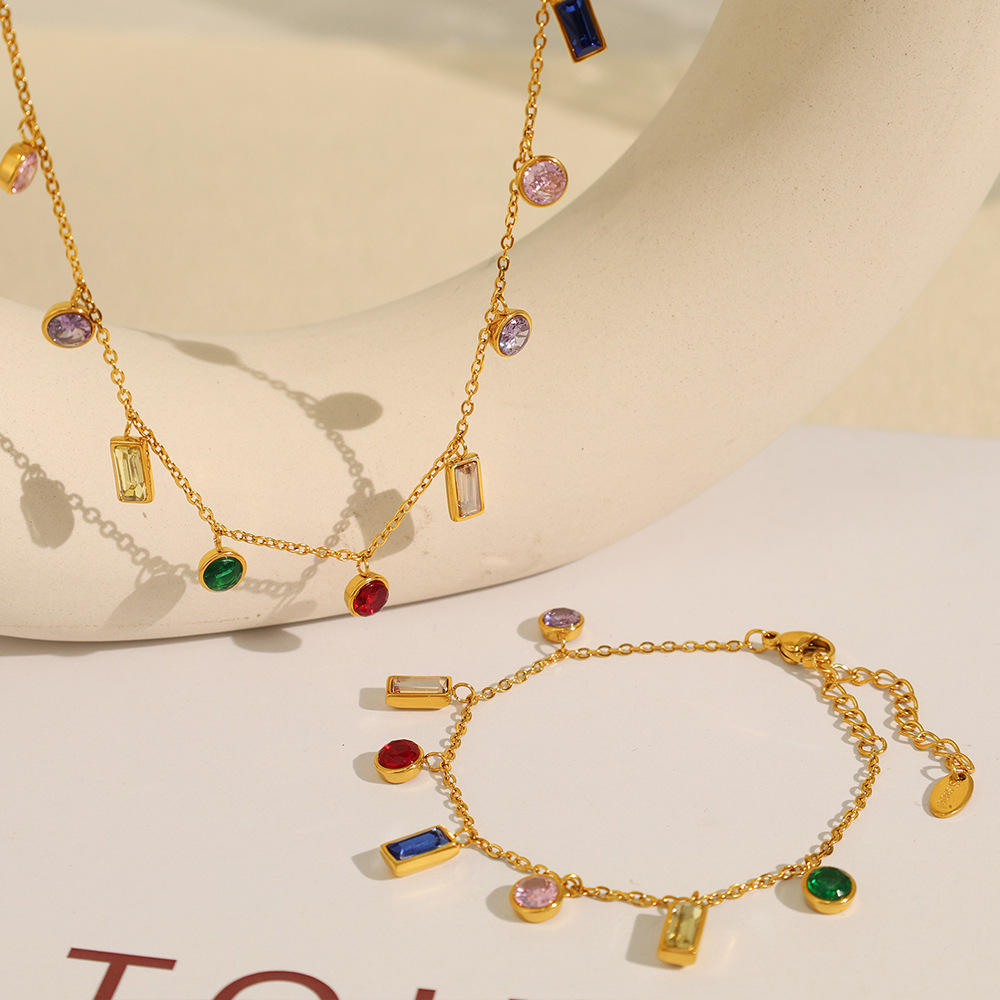 Isalya – Bracelet doré tendance au style universel