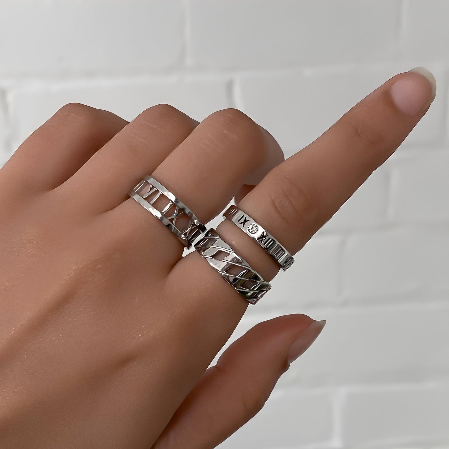 Valérie – Bague à Chiffres Romains Élégante