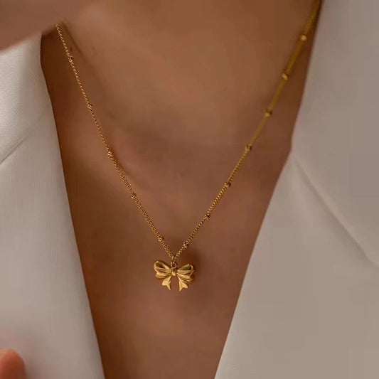 Rhia – Collier Pendentif Papillon