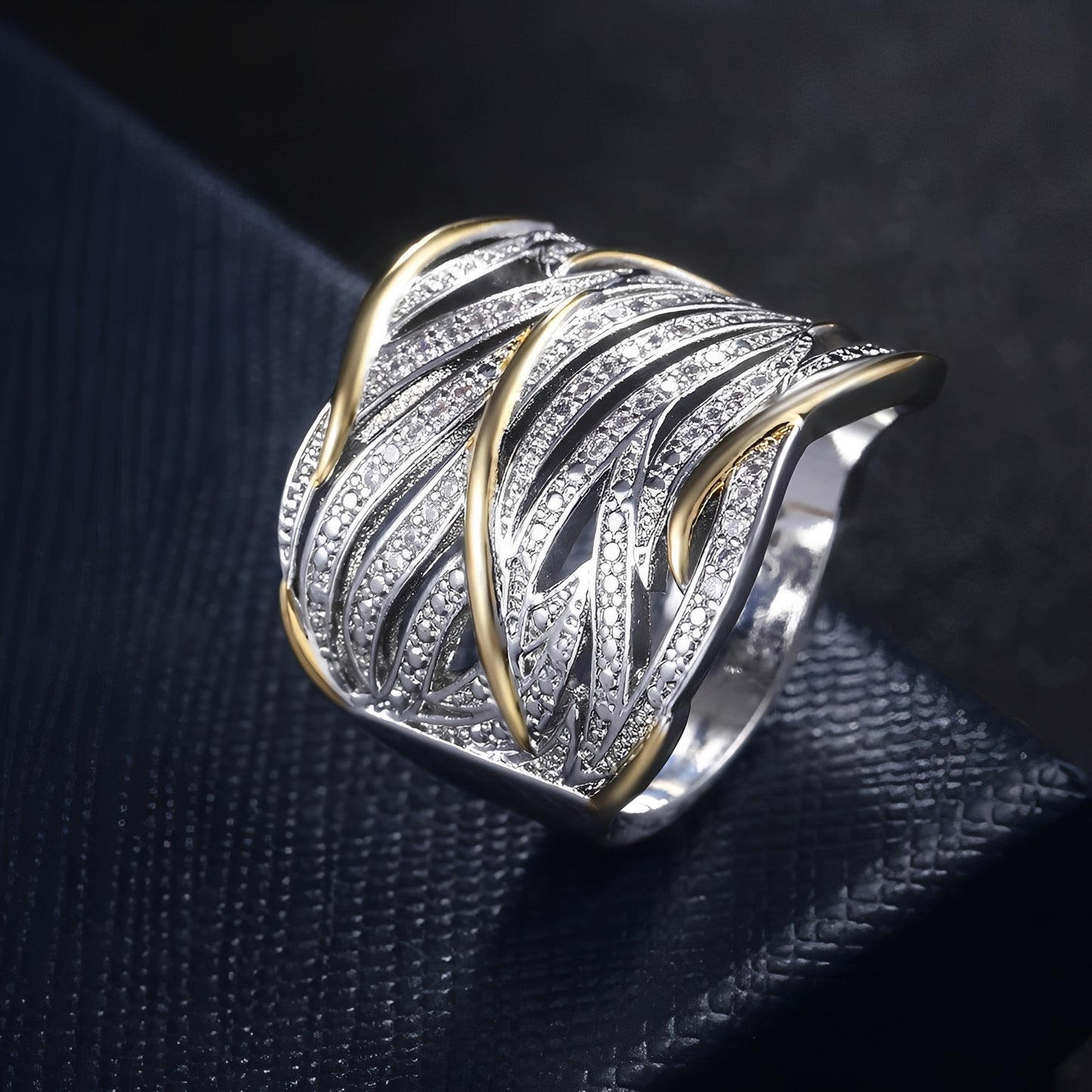 Lena – Bague Dorée Bicolore Multicouche en Zircon & Strass