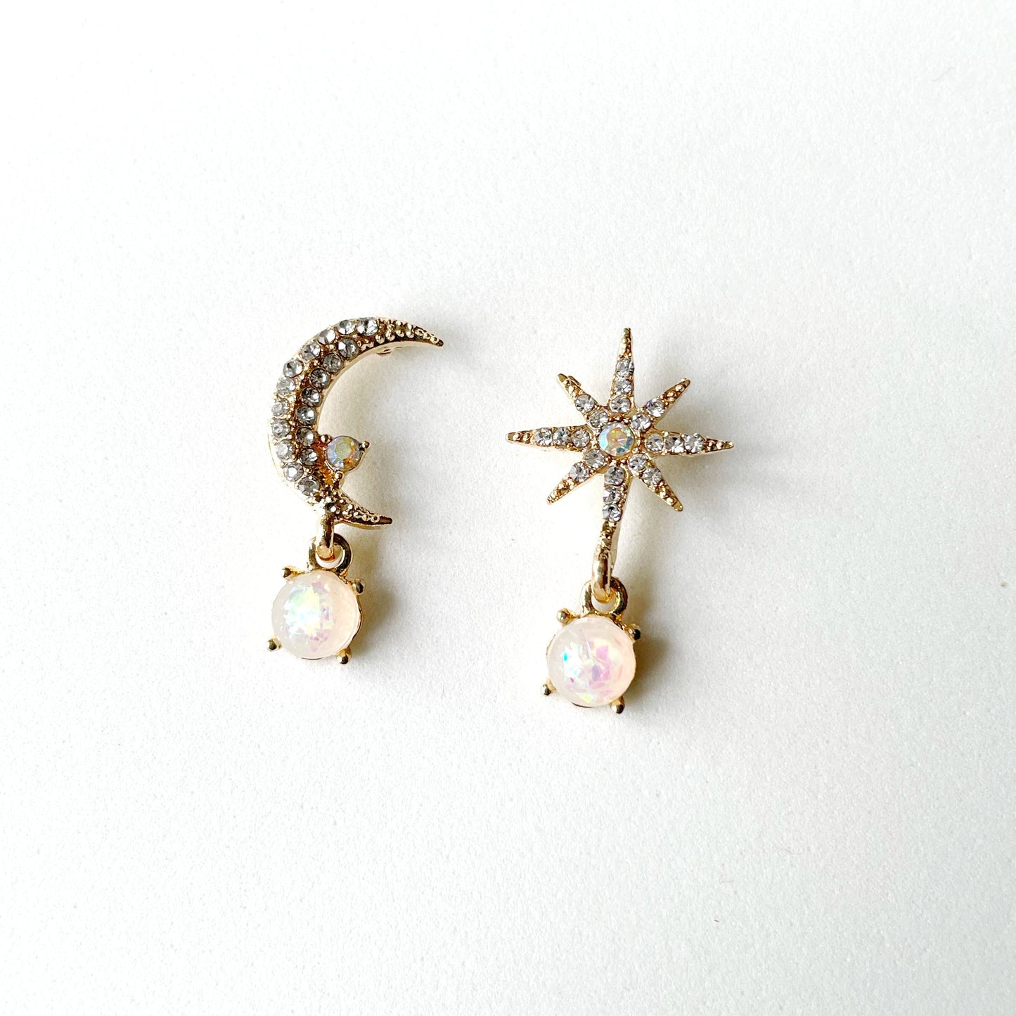 Stella – Boucles d'oreilles asymétriques en opale