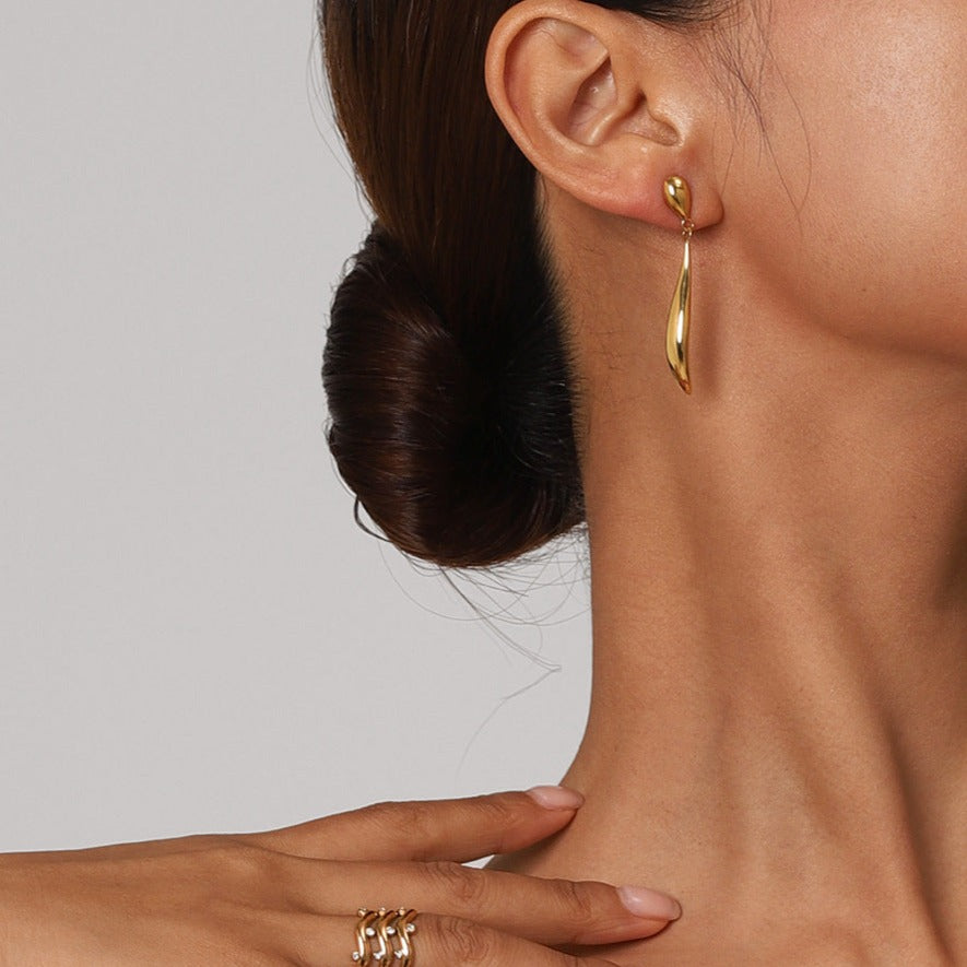 Leilla – Boucles d’Oreilles Goutte Or Liquide