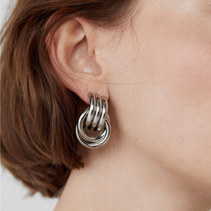 Anna – Boucles d'Oreilles Créoles Entrelacées Élégantes