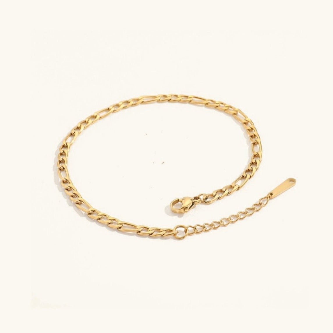 Clara – Bracelet de Cheville Doré à Maillons Légers