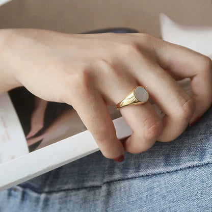 Daphne – Bague en Or avec Nacre