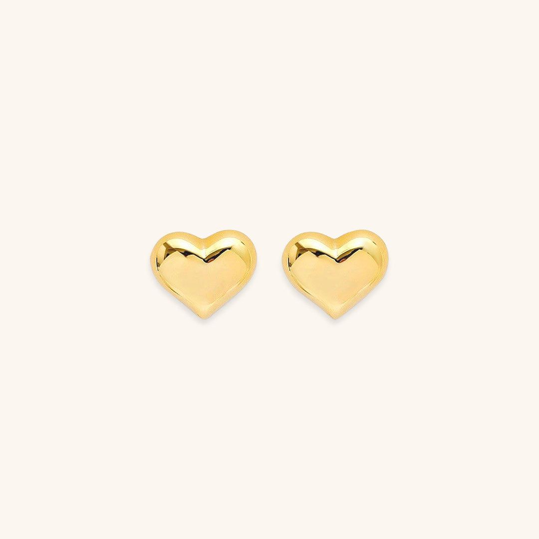 Mila – Boucles d’Oreilles Clous Cœur Dorées