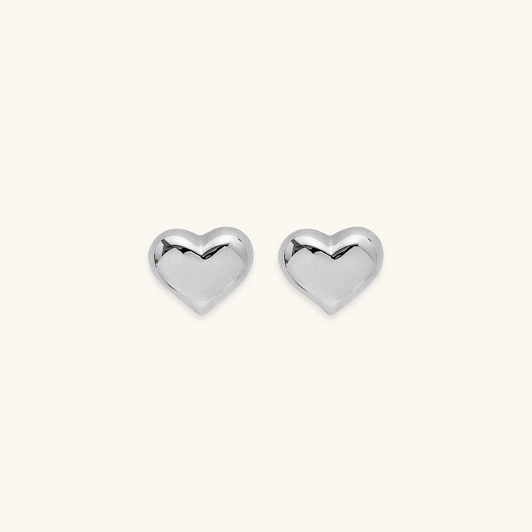 Mila – Boucles d’Oreilles Clous Cœur Dorées