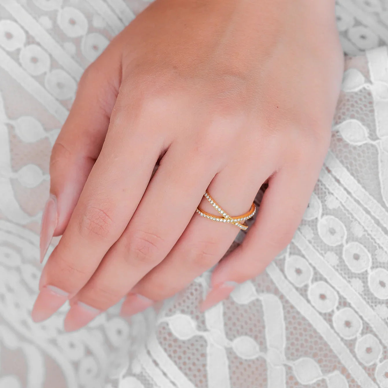 Nadia – Bague Croix en Or et Diamants