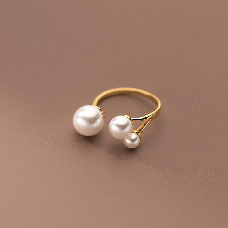 Amandine – Bague Ajustable à Trois Perles d’Eau Douce