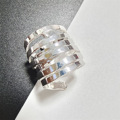Kael – Bague Anneau Enroulé Style Industriel en Métal