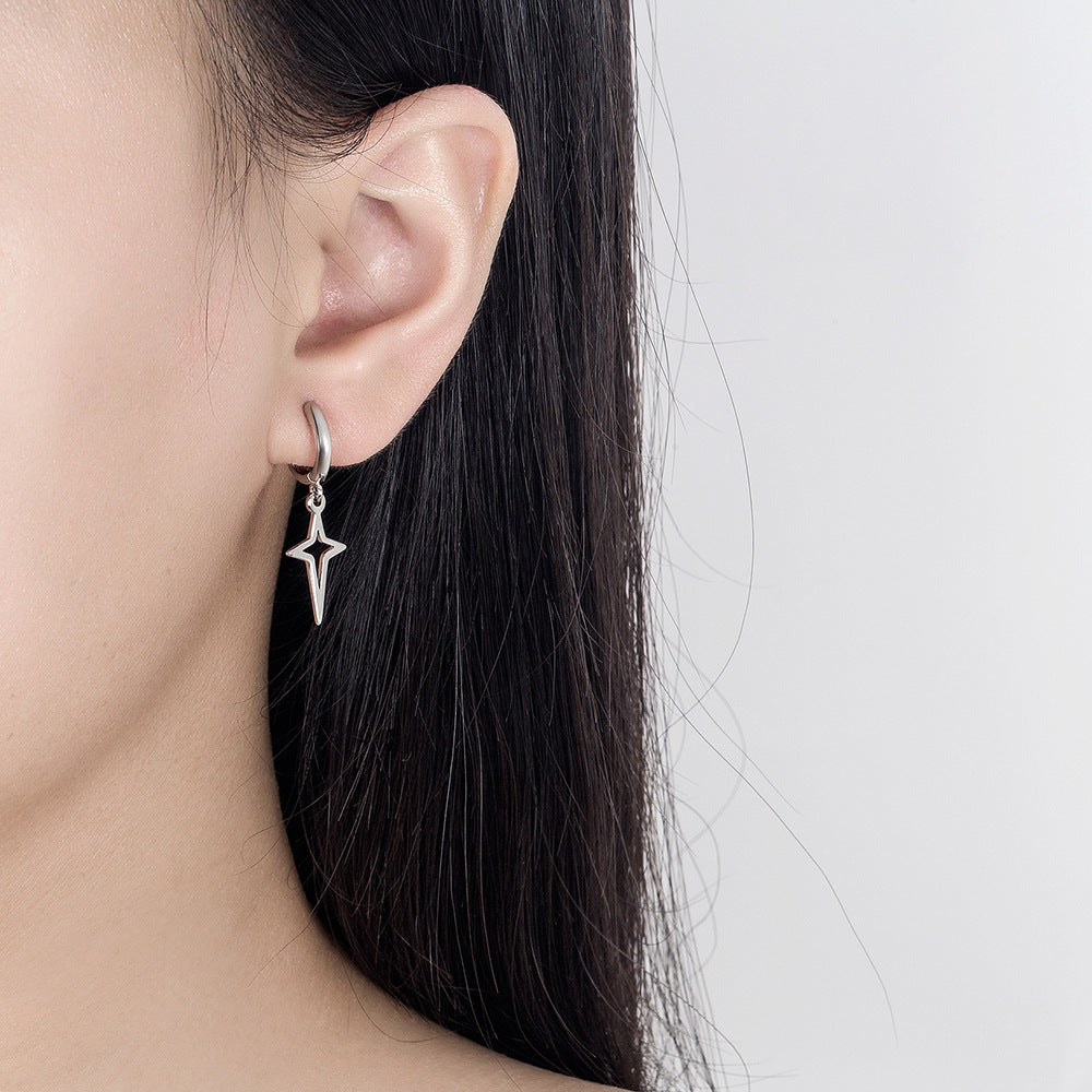 Astrid – Boucles d’Oreilles Étoile Cercle & Croix