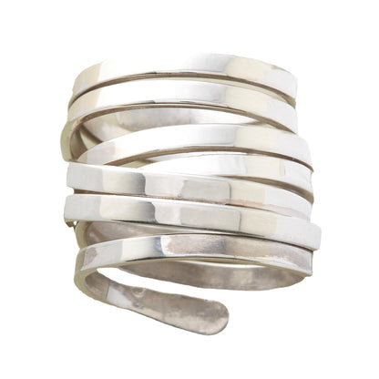 Kael – Bague Anneau Enroulé Style Industriel en Métal