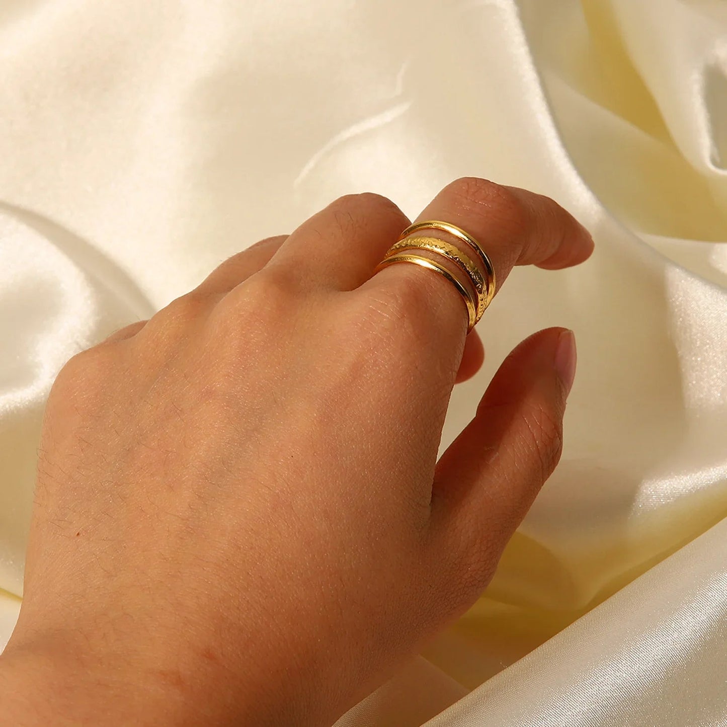 Shirley – Bague en Or Élégante