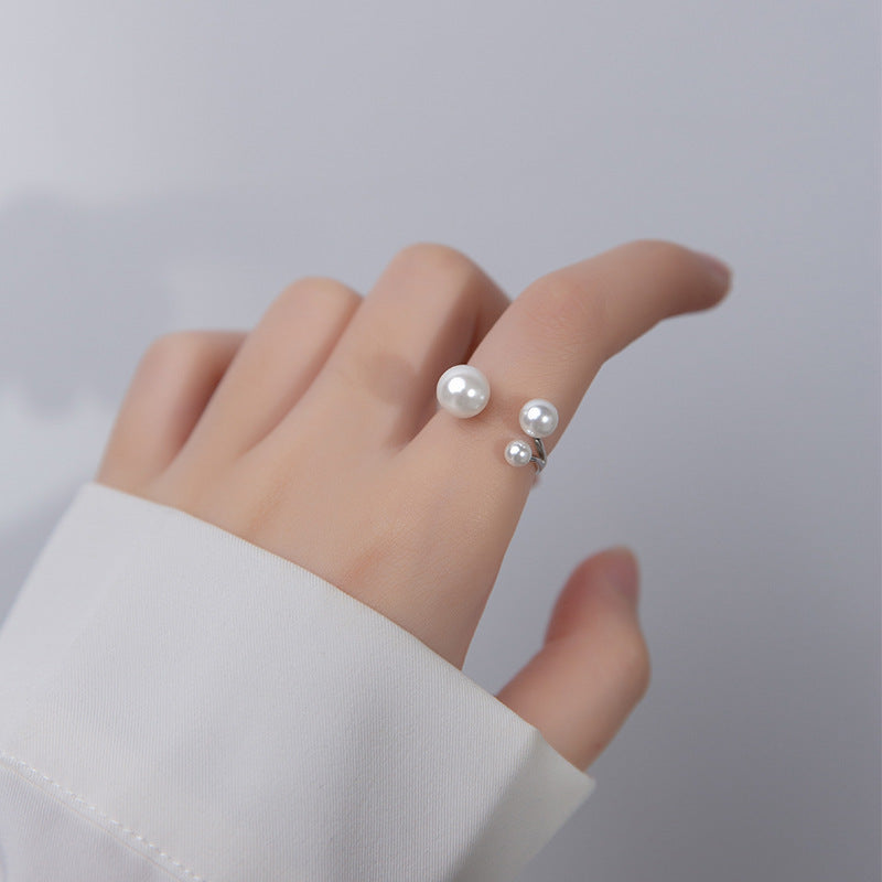 Amandine – Bague Ajustable à Trois Perles d’Eau Douce