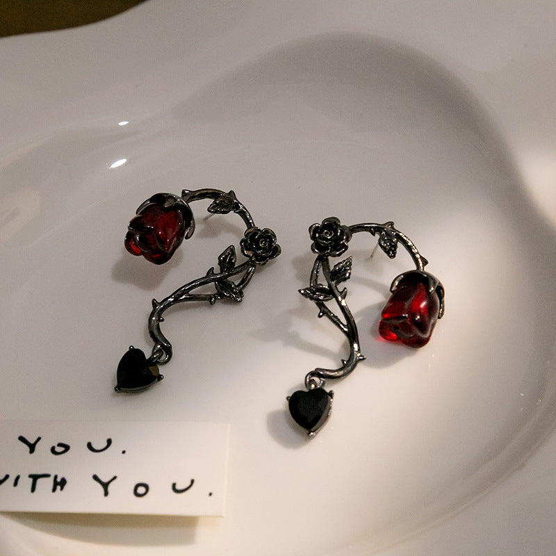 Rosalya – Boucles d’Oreilles Rose Rouge & Ronce Sombre
