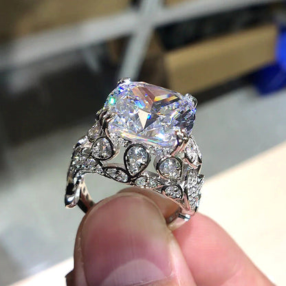 Haora – Bague Luxe Motif Ajouré en Zircon