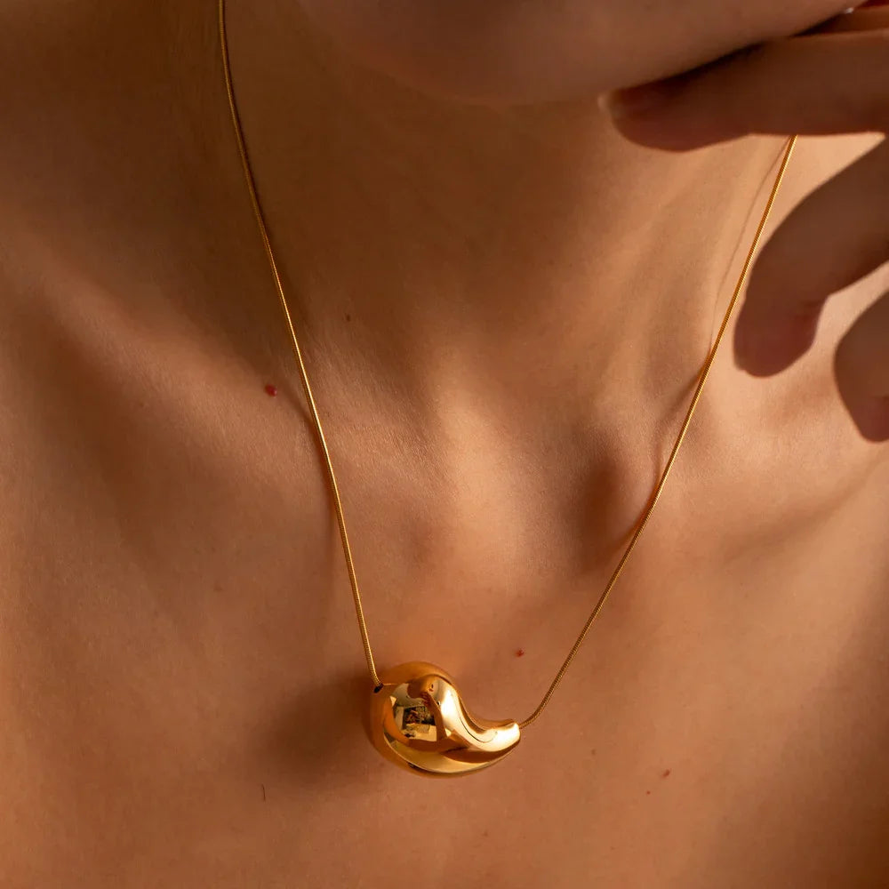 Sandra – Collier Goutte Élégante