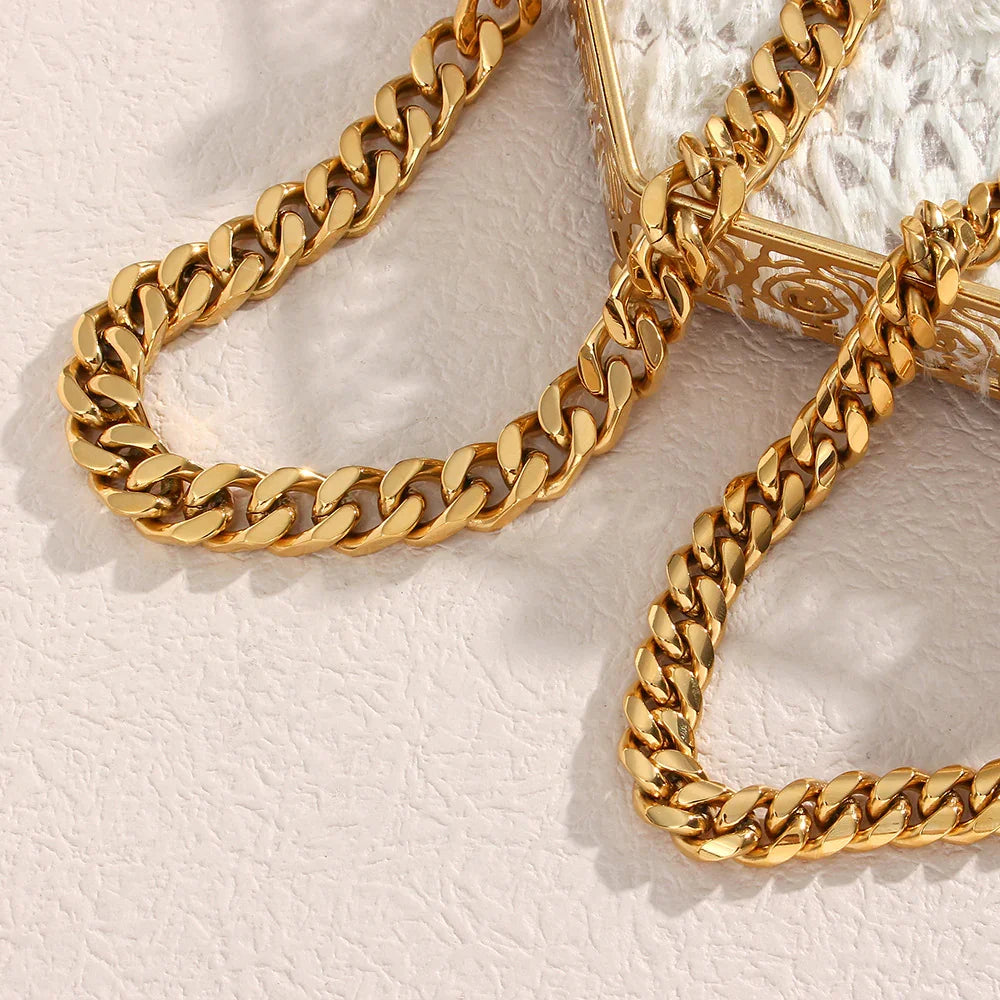 Miyako – Collier Chaîne Statement Dorée