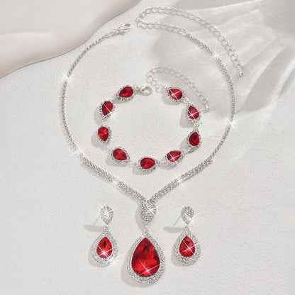 Thalira – Parure de Bijoux Dorée Bloodwynne