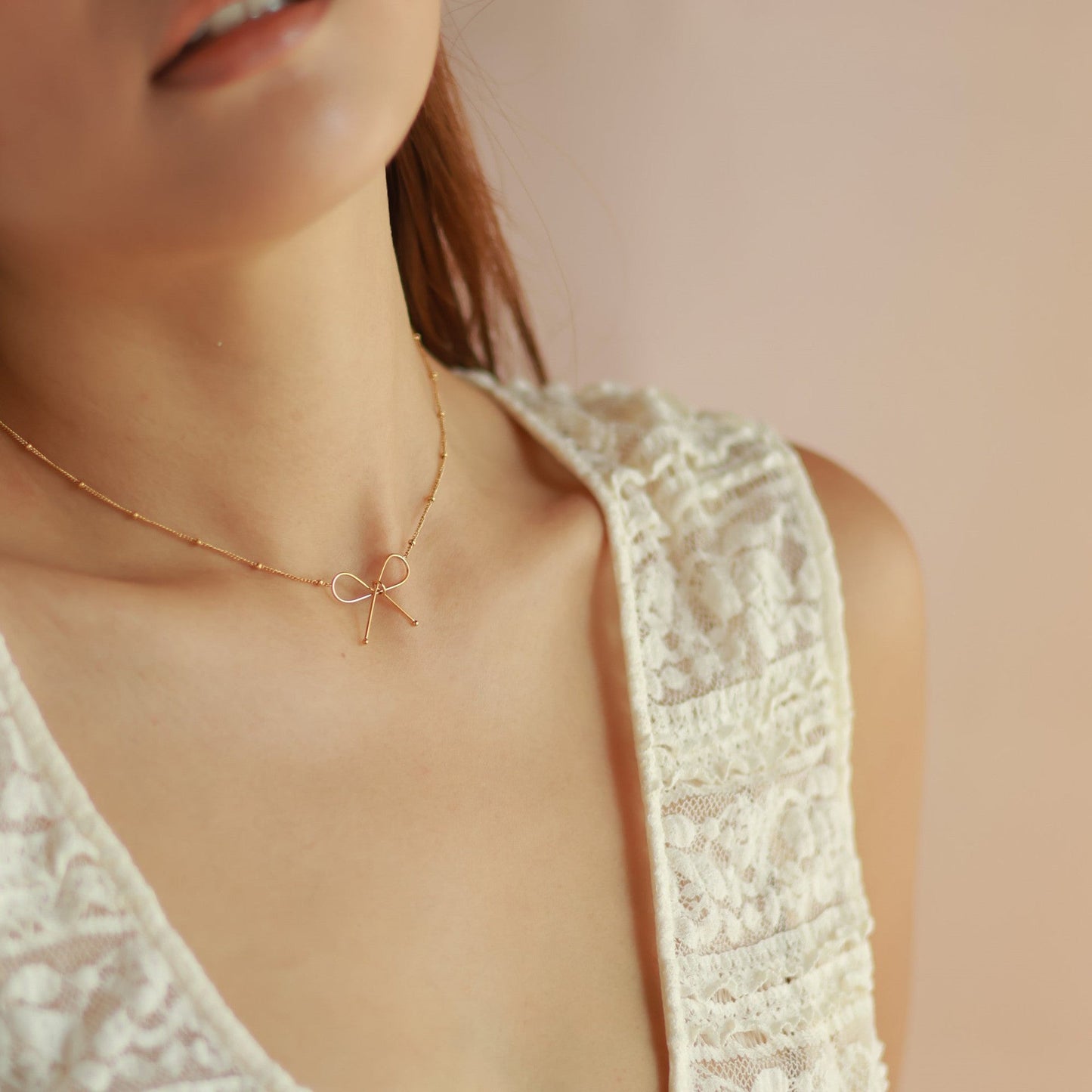 Fendi – Collier Nœud Fin et Délicat