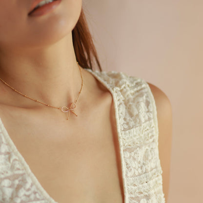 Fendi – Collier Nœud Fin et Délicat
