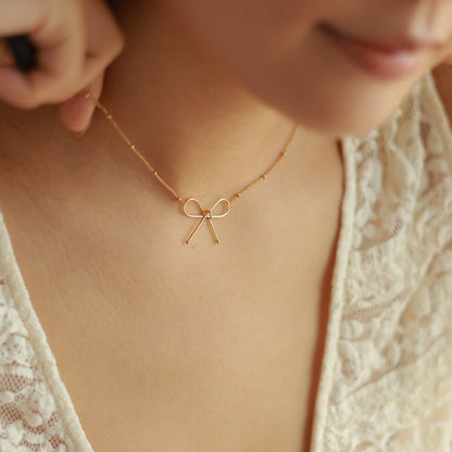 Fendi – Collier Nœud Fin et Délicat