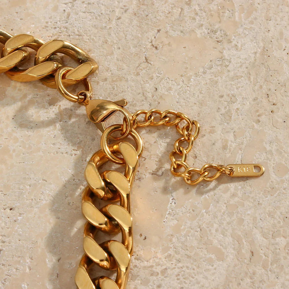 Miyako – Collier Chaîne Statement Dorée