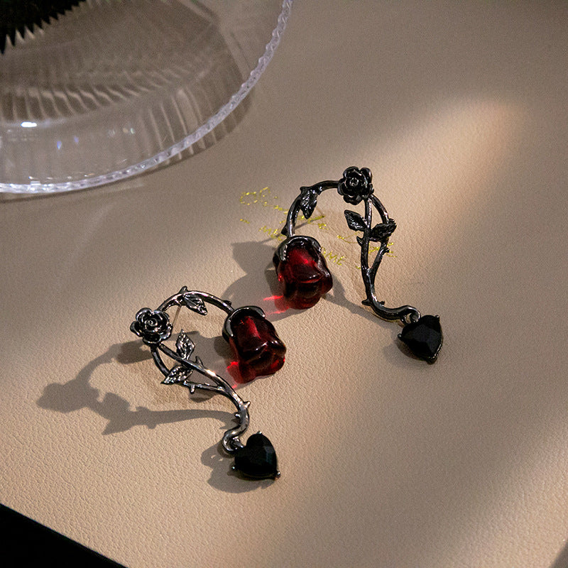 Rosalya – Boucles d’Oreilles Rose Rouge & Ronce Sombre