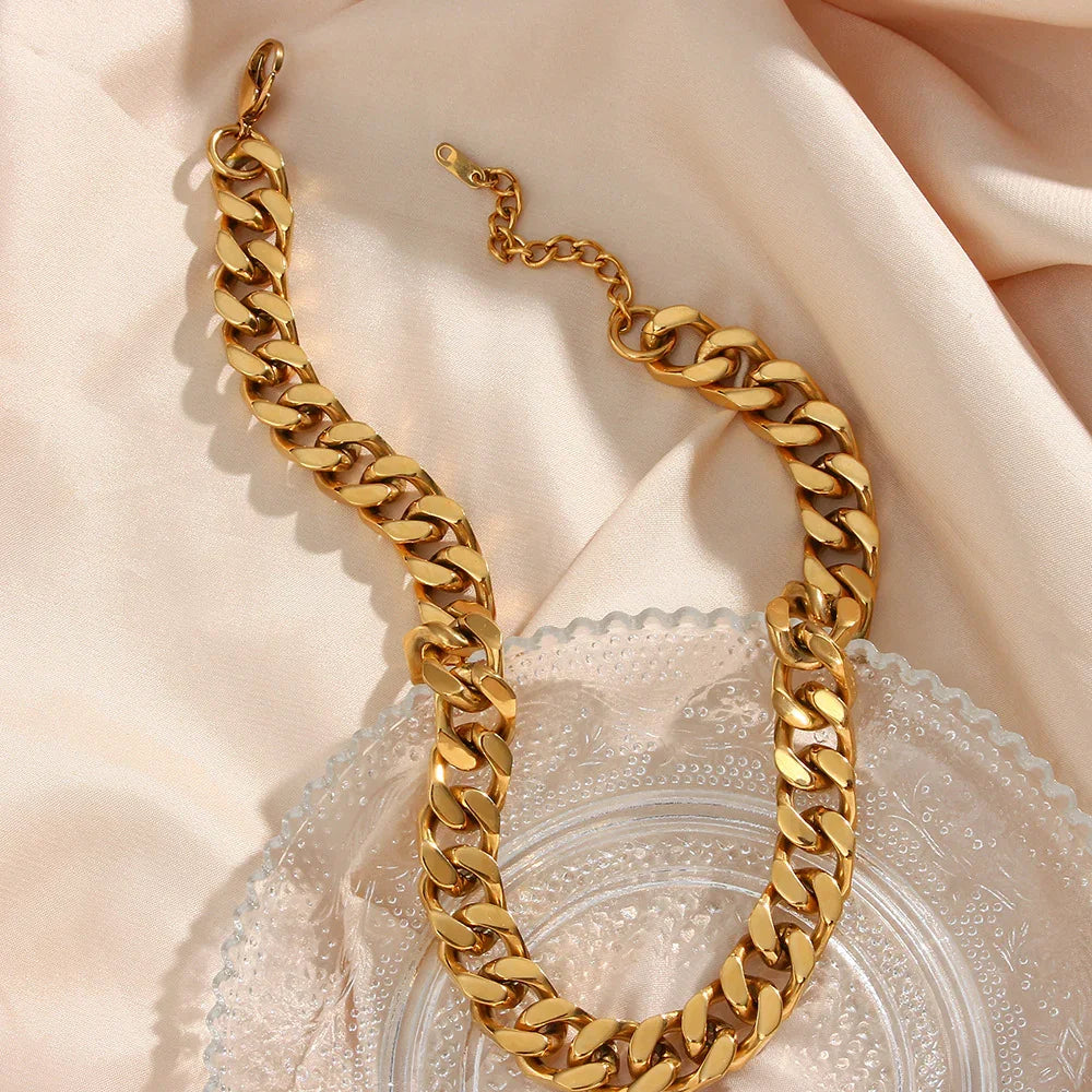 Miyako – Collier Chaîne Statement Dorée