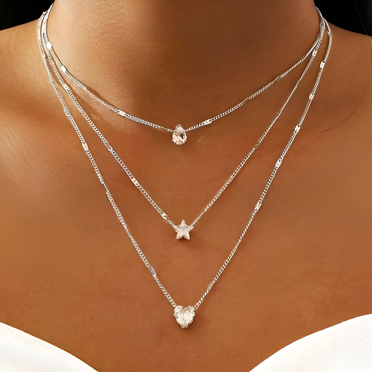 Stella – Chaîne Claviculaire avec Perles et Étoiles