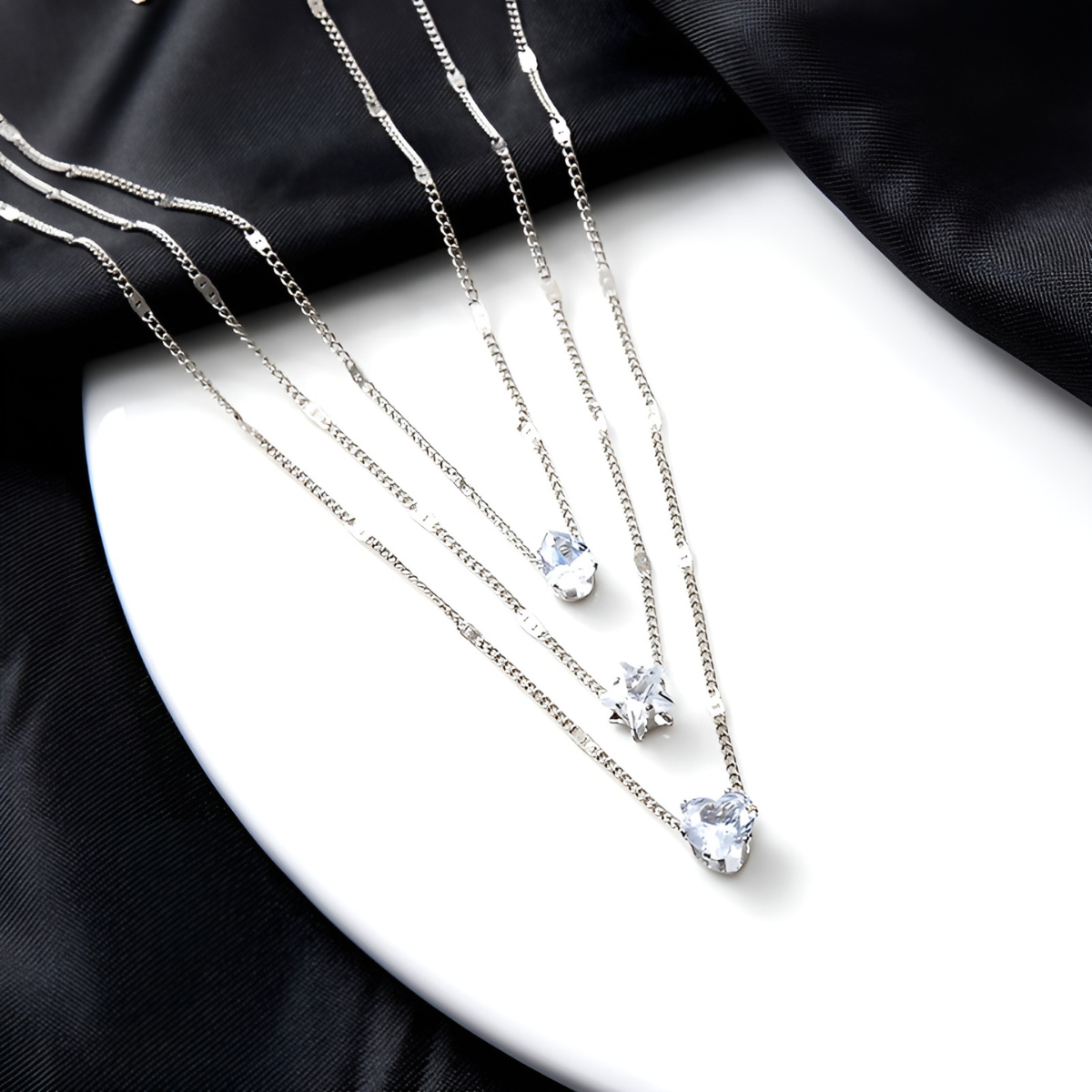 Stella – Chaîne Claviculaire avec Perles et Étoiles
