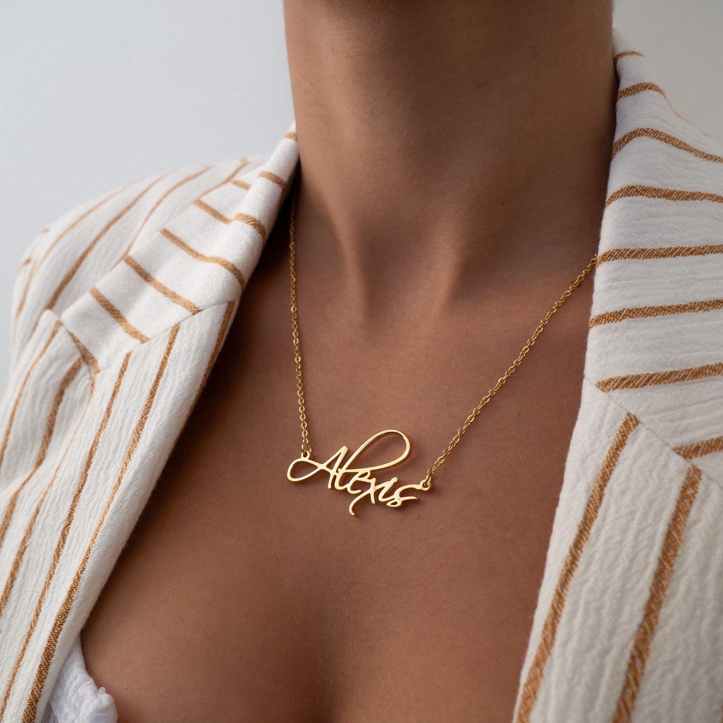 Louise – Collier Prénom Fin et Personnalisable