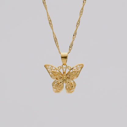 Amy – Collier Papillon Découpé Doré
