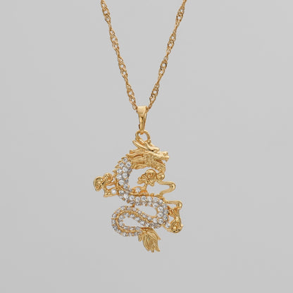 Carla – Pendentif Dragon Classique Sertie de Diamants