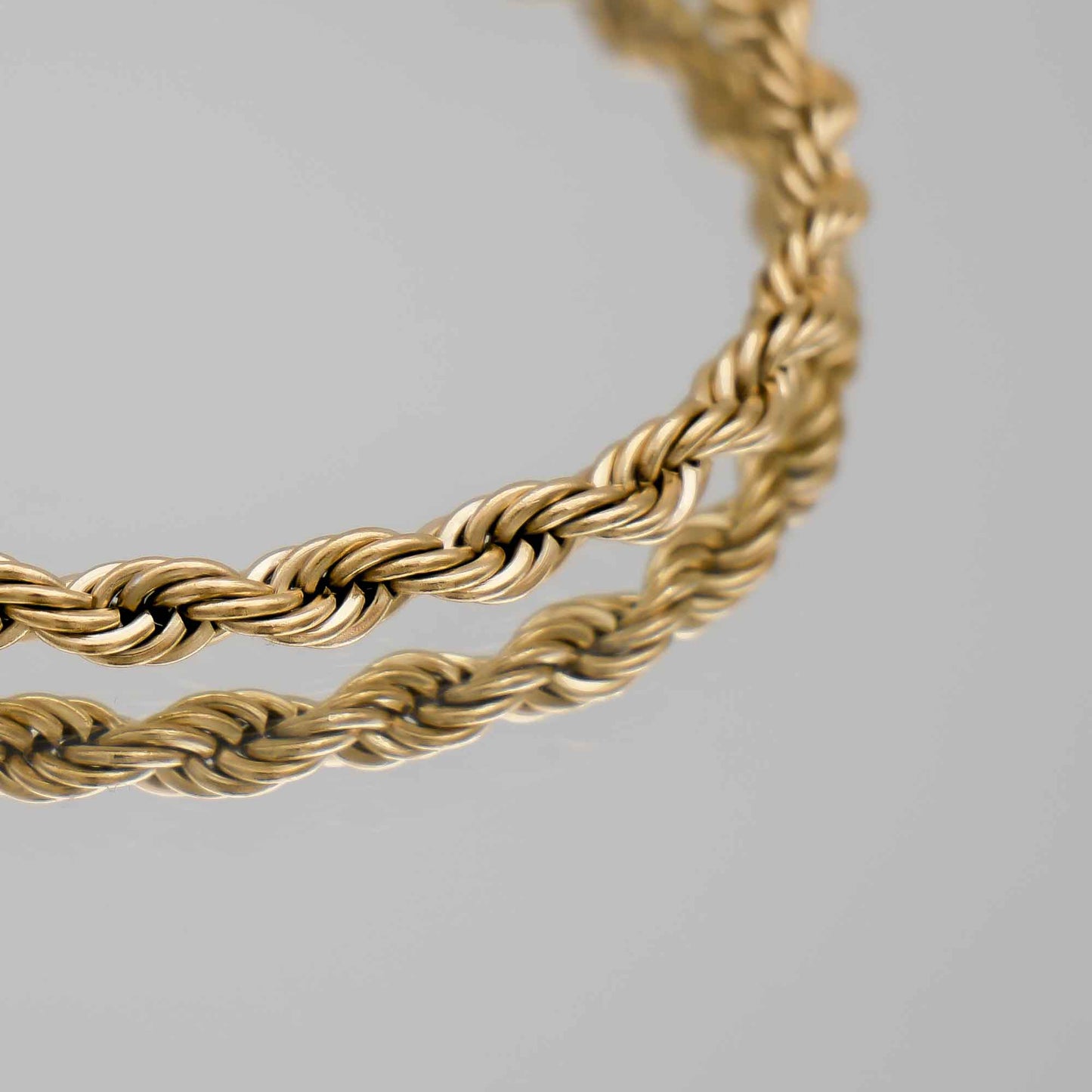 Ines – Bracelet Torsadé en Acier Inoxydable