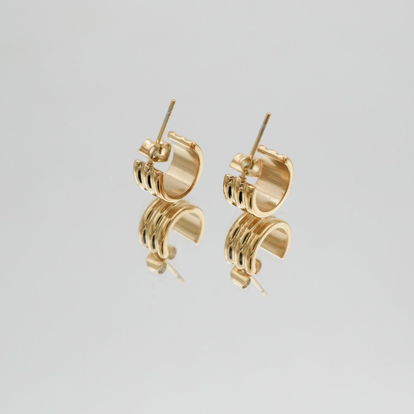 Rayna – Boucles d’Oreilles Mini Élégantes