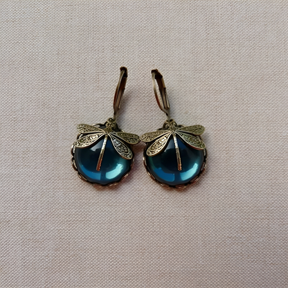 Elandra – Boucles d'Oreilles Sphériques Libellule en Or Ancien
