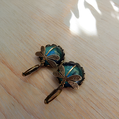 Elandra – Boucles d'Oreilles Sphériques Libellule en Or Ancien