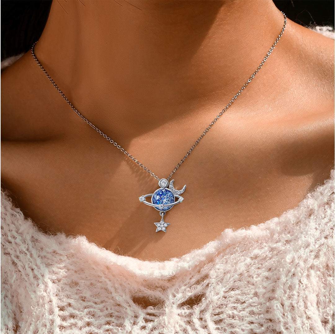 Sorami – Collier Planète Cosmique Femme