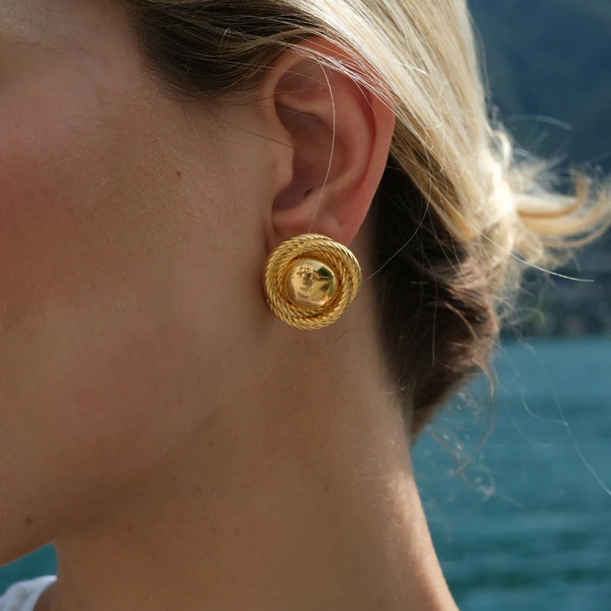 Denise – Boucles d'Oreilles Corde Dorée