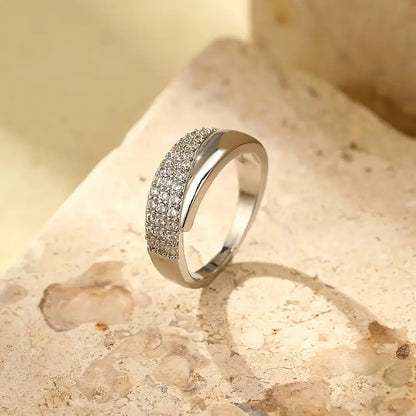 Emiko – Bague Or Jaune à Pierres Lumineuses