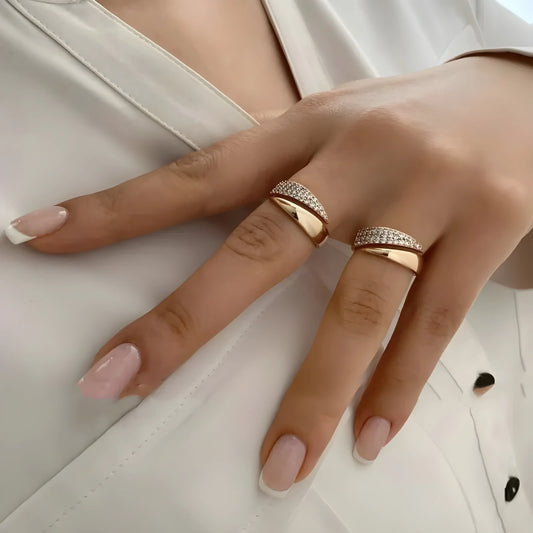Emiko – Bague Or Jaune à Pierres Lumineuses